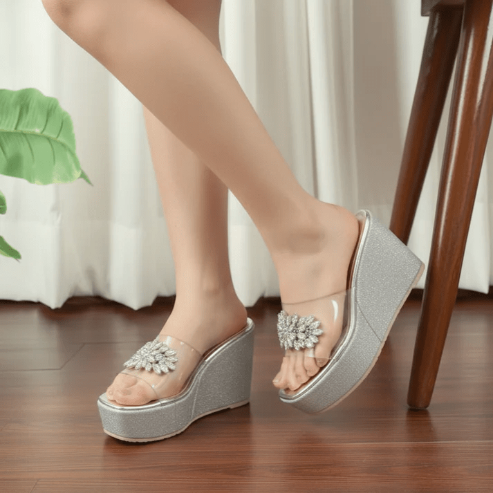 Dahlia Crystal Wedge